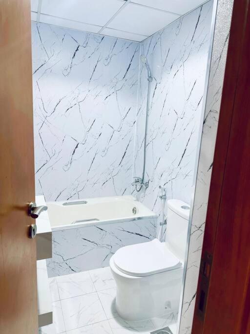 Cozy 1br In Marina Near And Metro Station Dubai