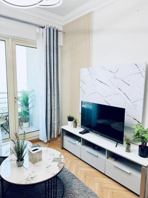 Apartment Cozy 1br In Marina Near And Metro Station Dubai